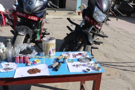 गुल्मीको रेसुङ्गा क्षेत्रबाट बिष्फोटक पदार्थ  सहित २  मोटरसाइकल  प्रहरी नियन्त्रणमा
