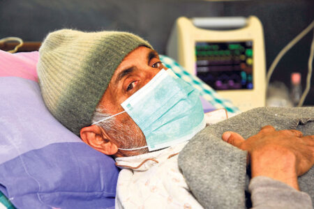 सरकारसंगको ८ बुदे सहमति पश्चात अनसन तोडे डा. केसीले