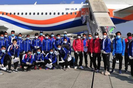 दुई मैत्रीपूर्ण खेल खेल्न नेपाली राष्ट्रिय पुरुष फुटबल टोली बंगलादेश प्रस्थान