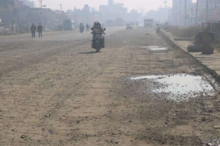 सममयै सडक निर्माण सम्पन्न नहुदा बेलहियामा चक्काजाम