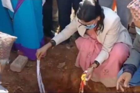 स्याङ्जाको ३ वटा नगरपालिकामा १५ शैयाको अस्पताल मन्त्री अर्यालद्वारा शिलान्यास