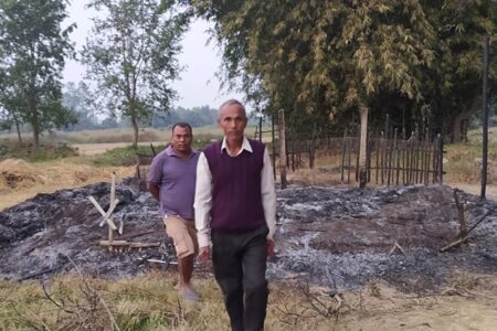 सिरहाको सुखीपुरमा विद्युतको तार सर्ट भई आगलागी हुँदा लाखौंको क्ष्यति