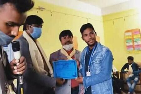 निशुल्क शिक्षा अभियानका लागि लक्ष्मण बिसिले गरे सहयोग प्रदान