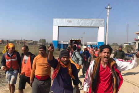 नारायणगढ–बुटवल सडक विस्तार आयोजनाको पश्चिम खण्डमा कार्यरत मजदुरहरु आन्दोलित