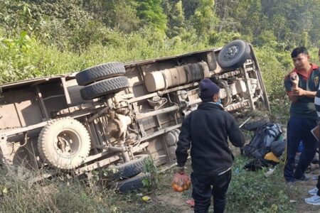 रुपन्देहीको देवदहमा बस दुर्घटना हुँदा १५ यात्रु घाइते