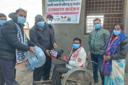 पाल्हिनन्दनका २० जना कृषकलाई पानी तान्ने मोटर तथा पाइप वितरण