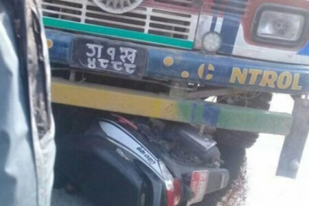ट्रकले स्कुटरलाई ठक्कर दिदा एक दम्पति गम्भीर घाइते