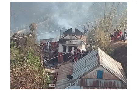 दू:खद खबर : अर्घाखाँचीको मालारानिमा आगलागी हुँदा २५ लाख बराबरको क्षति