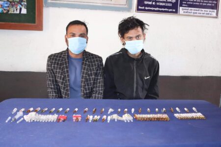लम्जुङ्ग प्रहरीकाे लागु औषध अप्रेसन; छुट्टाछुट्टै ठाउँबाट लागु औषध सहित २ जना पक्राउ