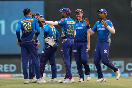 आईपीएल -डी ककको अर्धशतकमा मुम्बईको जित