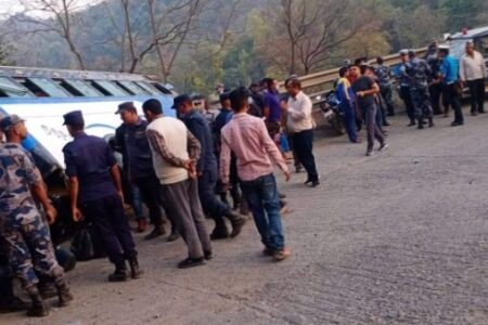 बस दुर्घटना हुँदा दाङमा दुई जनाको मृत्यु, २७ जना घाईते