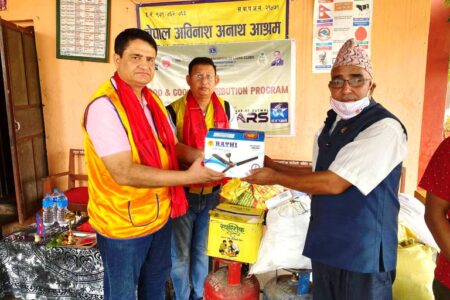 लायन्स बुटवल स्टार्सद्धारा अनाथ आश्रमा सहयोग