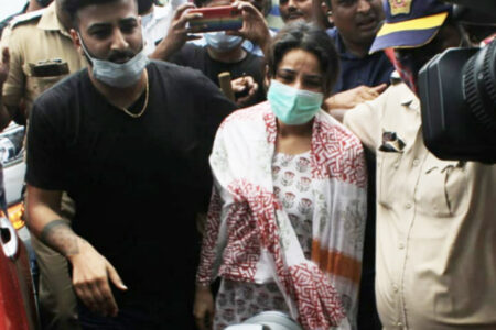 सिद्धार्थको अन्तिम संस्कारमा पुगिन यस्तो हालतमा प्रेमिका शहनाज, भाइले यसरी सम्हाले