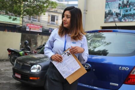 कक्षा १२ को परीक्षा तयारीमा करिश्मा