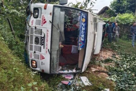 काठमाण्डौ जादै गरेको बस दुर्घटना