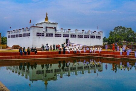 कोरोना कहरपछि अहिले भने लुम्बिनीमा बढ्न थाले पर्यटक