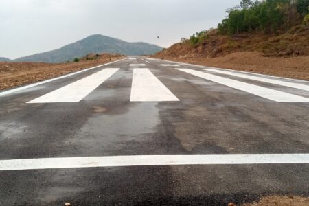 २० वर्षमा निर्माण भएकाे विमानस्थल सेल्फी स्पर्ट बन्याे, हवाइ उडानको छैन टुंगाे