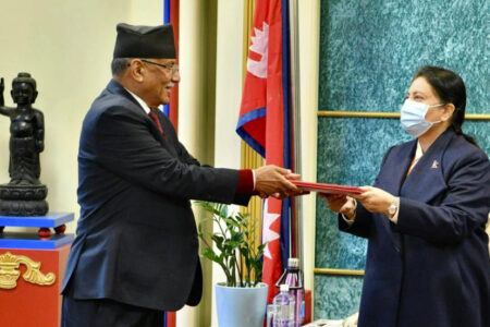 प्रधानमन्त्री बनाउन नेकपा माओवादी केन्द्रका अध्यक्ष पुष्पकमल दाहाल प्रचण्डलाई १६९ सांसदको समर्थन