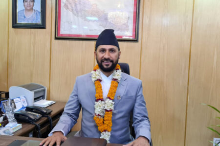 ‘मिडियाको हेडलाइन बदल्न सक्दिन, पुराना फरारहरु पनि समातिन्छ्न्’ : उपप्रधानमन्त्री तथा गृहमन्त्री रवी लामिछाने