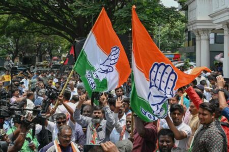 भारतको कर्नाटकमा कांग्रेसको १३६ सिटमा जित हासिल गर्दा भाजपा ६५ सिटमा खुम्चियो